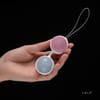  . Lelo LELO, tienen un diámetro mucho menor con lo cual favorece a las mas jóvenes. Contiene 4 bolas de 28 y 37 gr para regular el peso. Luna Beads Mini . 