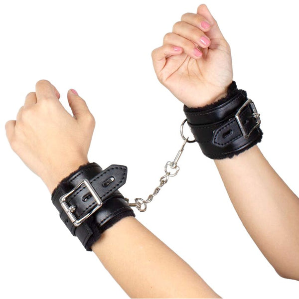Esposas Negras con Peluche - Secret Play - Esposas para BDSM