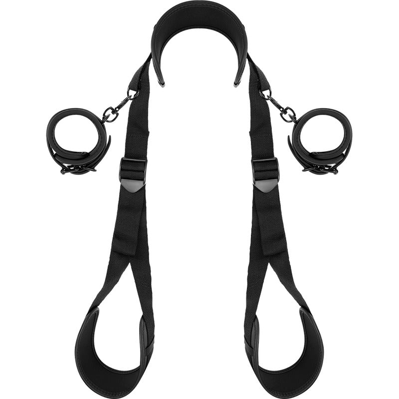Posición piernas abiertas con esposas - FetishSubmissive - Kits para BDSM