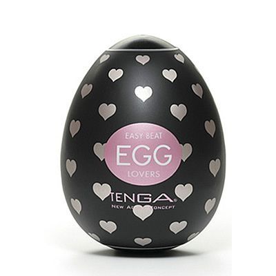 Tenga Huevo masturbador masculino con un relieve interior en forma de corazones. Modelo de forma transparente. Tenga Egg Lover