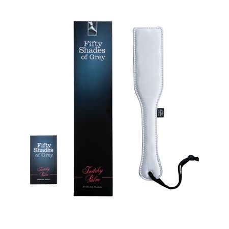 50 Sombras de Grey Hecha de sensual satén y una suave piel artificial, esta paleta de doble textura es la perfecta iniciación para el placer del azote Satin Spanking